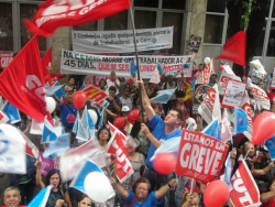 Ato articulado pela CUT/MG e a rede de solidariedade em defesa das categorias em luta