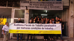 Auditores-fiscais do trabalho fazem manifesta
