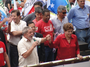 lula_fala_ao_lado_de_dilma.jpg lula_fala_ao_lado_de_dilma.jpg