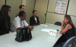 O vice-presidente da CUT/MG, Carlos Magno de Freitas, com a presidente do Serjusmig, Sandra Silvestrini, advogados do sindicato e a auditora fiscal do Trabalho Alessandra Parreiras