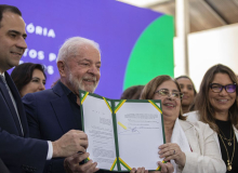 Presidente Lula sanciona lei de igualdade salarial entre mulheres e homens