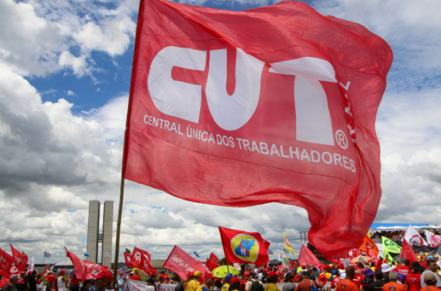 Nota das Centrais: redução da jornada e fim da escala 6x1 são avanço civilizatório