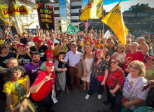 Ato em Porto Alegre defende MST e deputadas ameaçadas de cassação