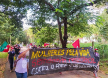 Mulheres ocupam BR 116 pela abertura do hospital regional em Governador Valadares