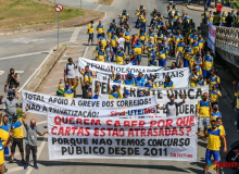 Trabalhadoras e trabalhadores dos Correios em greve  e apoiadores vão às ruas em BH