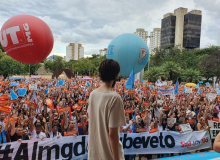 Educadoras e educadores adiam assembleia, mas mantêm greve por tempo indeterminado