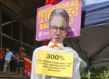 Protesto contra a reforma administrativa e o reajuste de 298% no salário de Zema