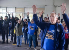 Metroviários aprovam proposta negociada com Trensurb e suspendem greve