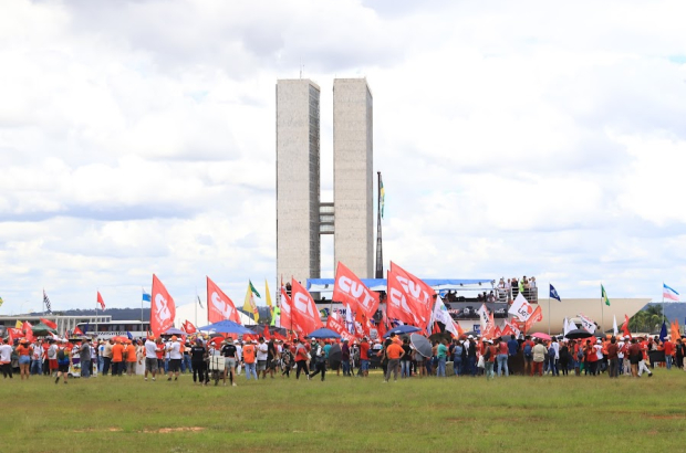 Congresso tem até junho para votar proposta de Lula sobre o fim da escala 6x1