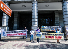 Sindibel cobra, em ato, inclusão de categorias essenciais no plano de vacinação