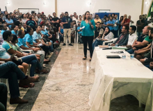 Beatriz Cerqueira protocola pedido de CPI da Mineração na Assembleia Legislativa