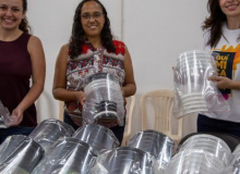 Sindifes entrega primeira remessa de protetores faciais para o HC-UFMG