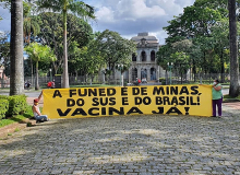 Manifestação pressiona governador de Minas a produzir vacinas pela Funed