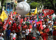 Trabalhadoras e trabalhadores vão às ruas de BH em defesa de direitos e contra Zema