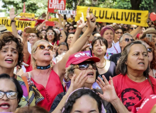 Em dia de mobilização internacional, BH também pede Lula Livre