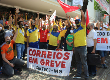 Trabalhadores dos Correios continuam em greve geral e vão a Brasília no dia 21