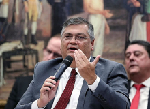 'Traidor da pátria', diz Dino sobre fala separatista de Zema contra o Nordeste