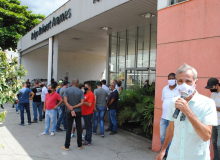 Metalúrgicos e metalúrgicas fazem manifestação na portaria da Belgo Bekaert em Contagem - Fotos Leandro Gomes