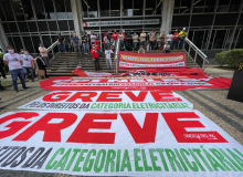 No 11º de greve, eletricitárias e eletricitários protestam na Assembleia Legislativa - Fotos Taís Ferreira e Rosana Zica